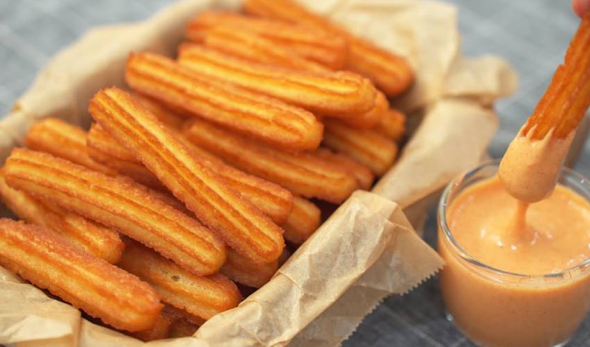 Churros tatlısının tam ölçülü tarifi