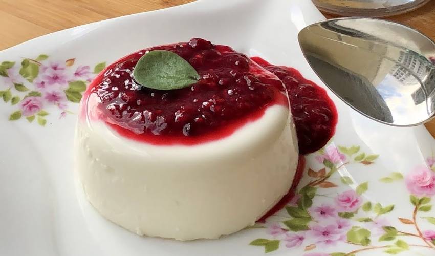 Enfes Panna Cotta tarifi ve detaylı hazırlanışı 