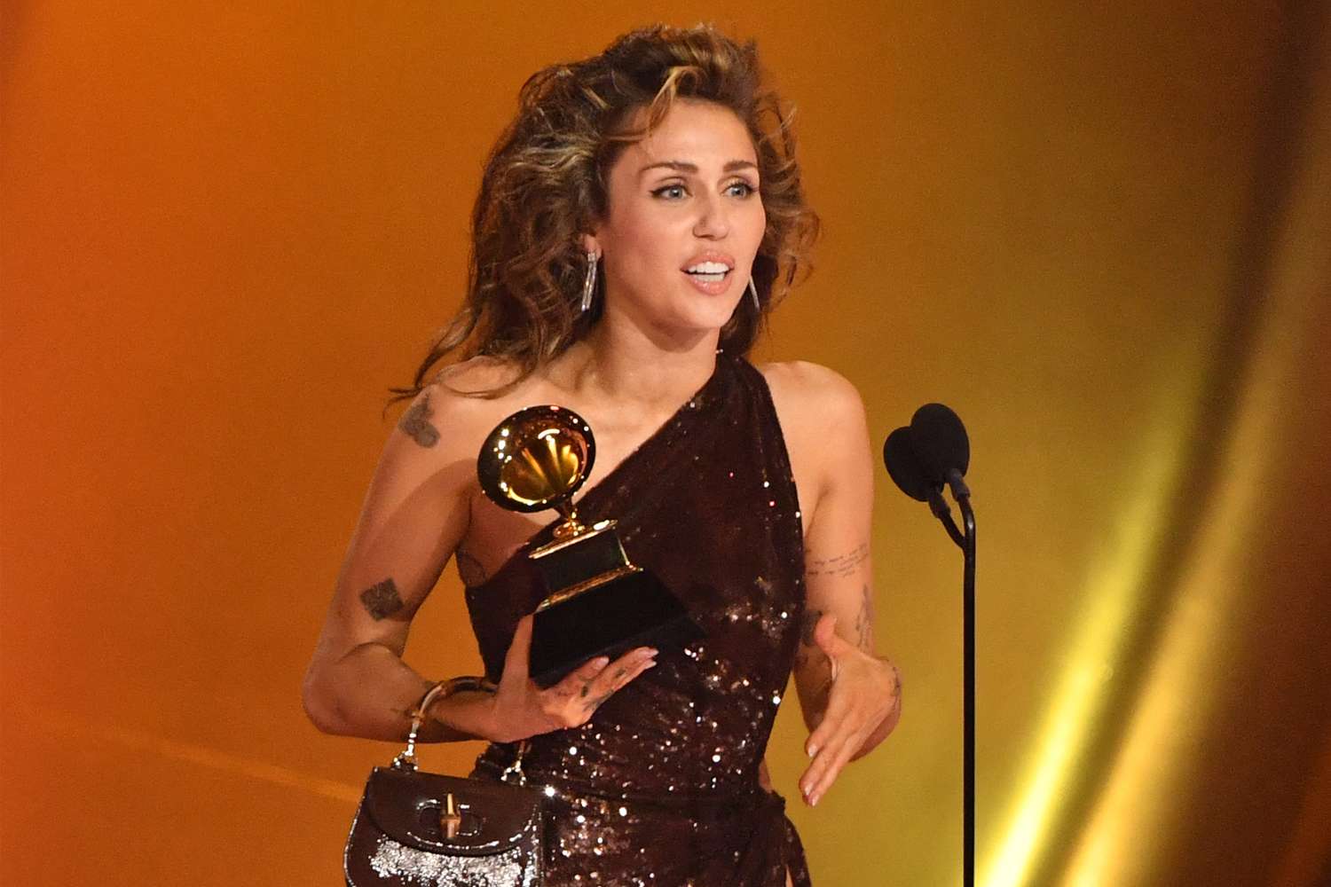 miley cyrus grammys 2024 020424 5f50012d2e0f421389197de25ccacb36