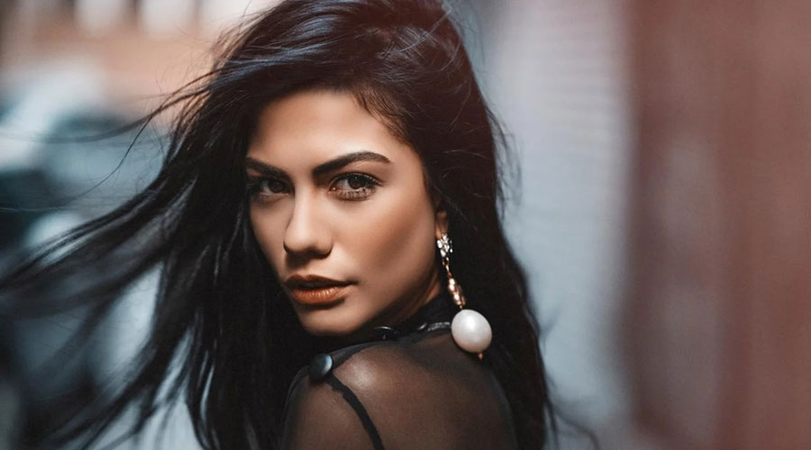 demet ozdemir 20