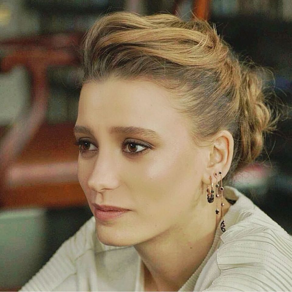 serenay sarikaya sac rengi ve modelleri 8