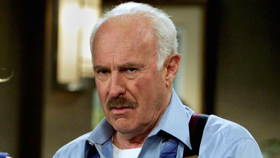 9 dan 5 e filmlerinde rol alan aktor dabney coleman hayatini kaybetti