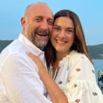 berguzar korel ve halit ergenc 14 mayis secimleri icin ingilterede oy kullandi