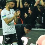 besiktas taraftarindan bu oyuncak sana arkadasim kampanyasi cenk tosun gozyaslarina boguldu