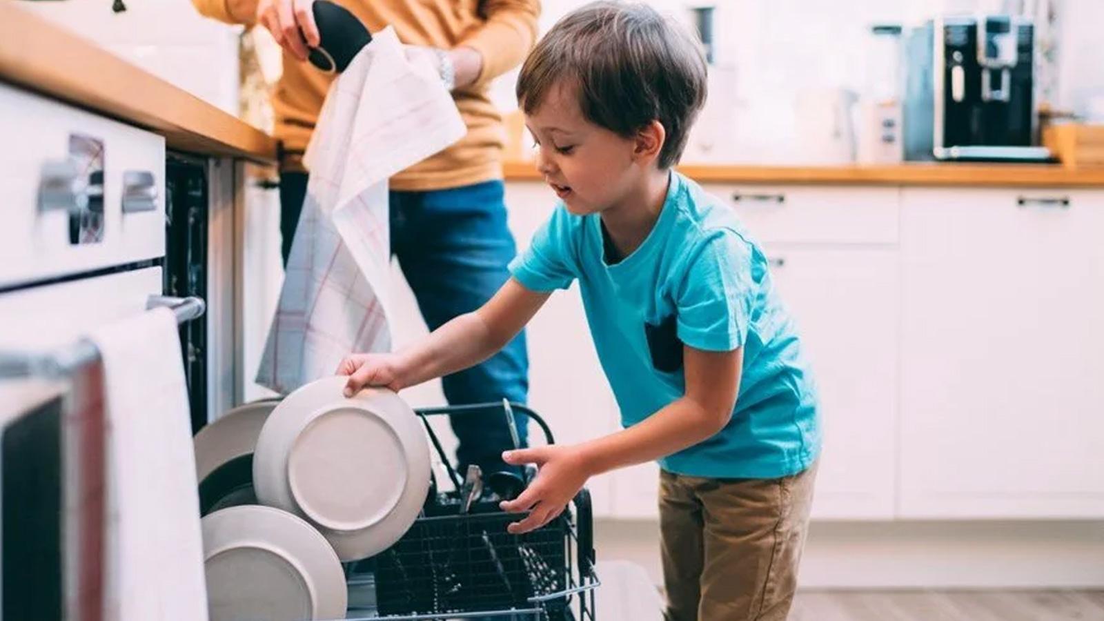 cocuklar hangi yasta hangi ev islerini yapabilir iste yas araligina uygun gorevler