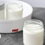 evde tas gibi yogurt mayalamanin puf noktasi buymus yarim cay kasigi yetiyor