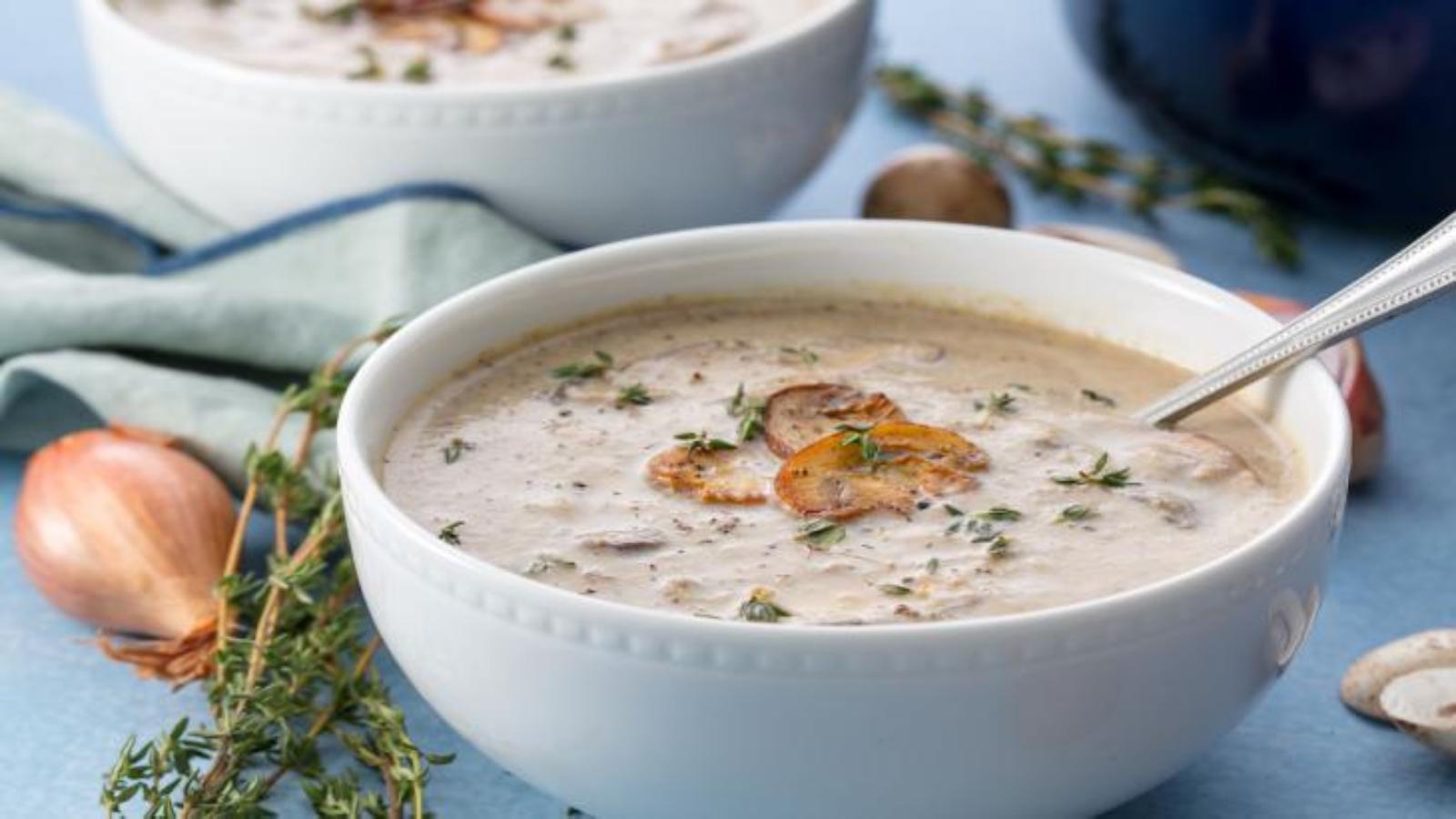 iftar menusune renk katacak kremali mantar corbasi tarifi nasil yapilir