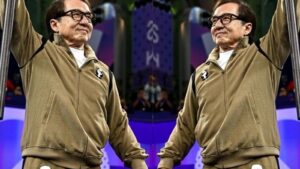 jackie chan 2024 paralimpik oyunlarina cevikligi ile damga vurdu 70 yasindaki aktorden alkislanacak hareket