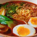 japonlarin ilac niyetine tukettigi enfes yemek ramen corbasinin detayli hazirlanisi