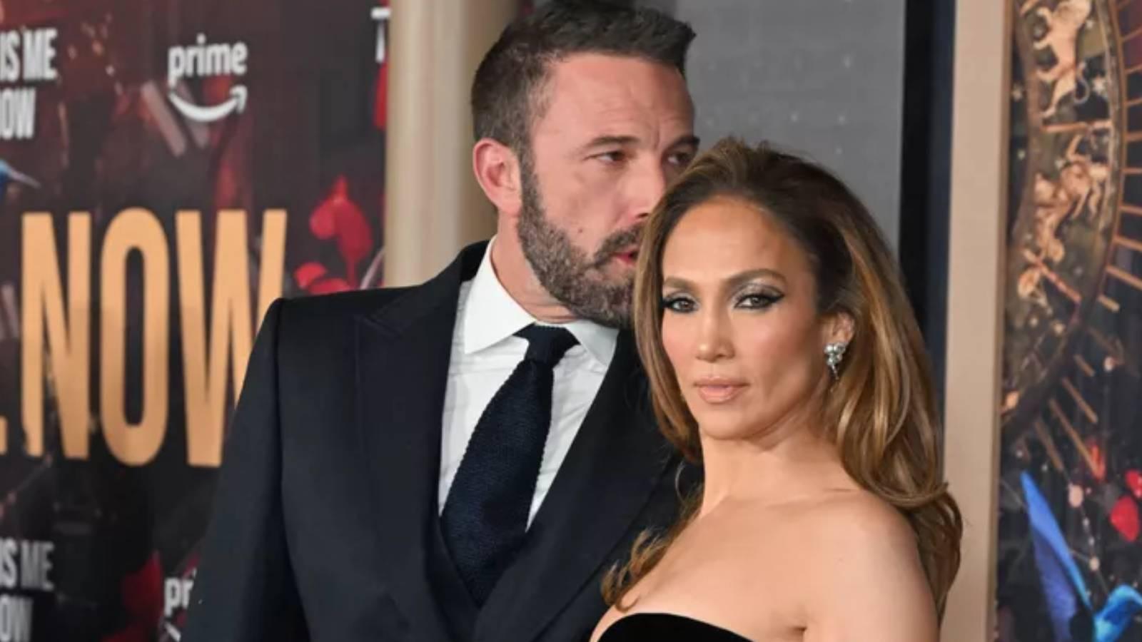 jennifer lopez ve ben affleck atese korukle gitti bosanma dedikodulari ayyuka cikti