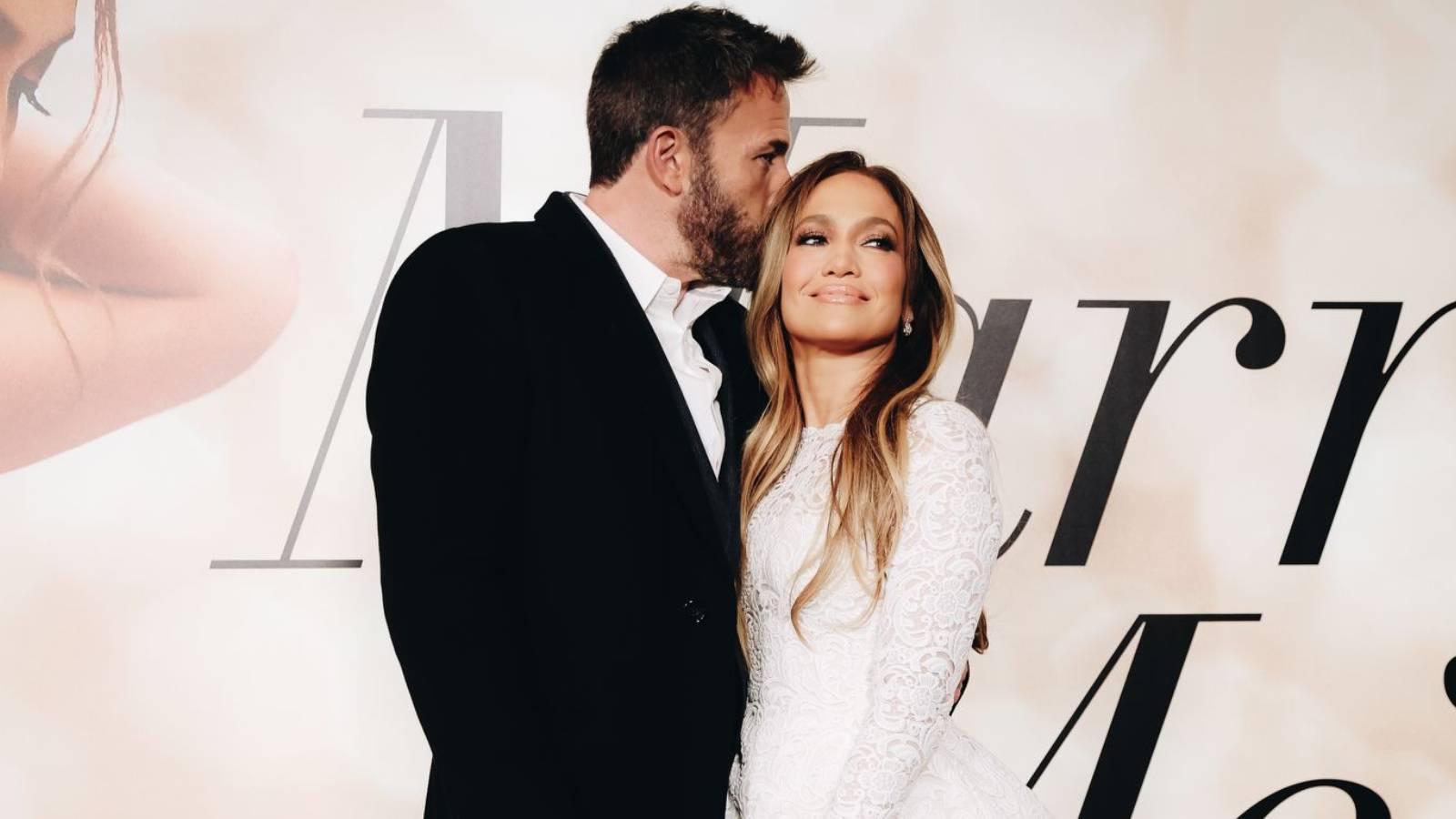 jennifer lopez ve ben affleck bagimsizlik gunu nu ayri gecirdi bosanma dedikodulari alevlendi