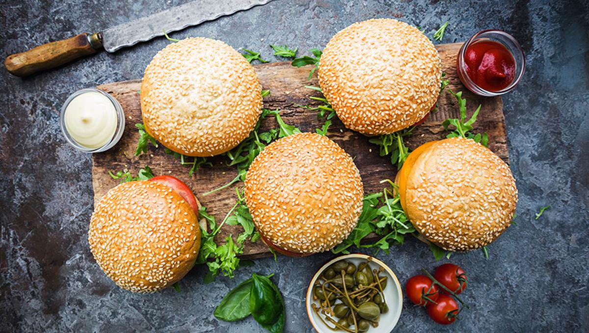 kendi ellerinizle menunuz hazir leziz bir ogun icin evde hamburger koftesi tarifi