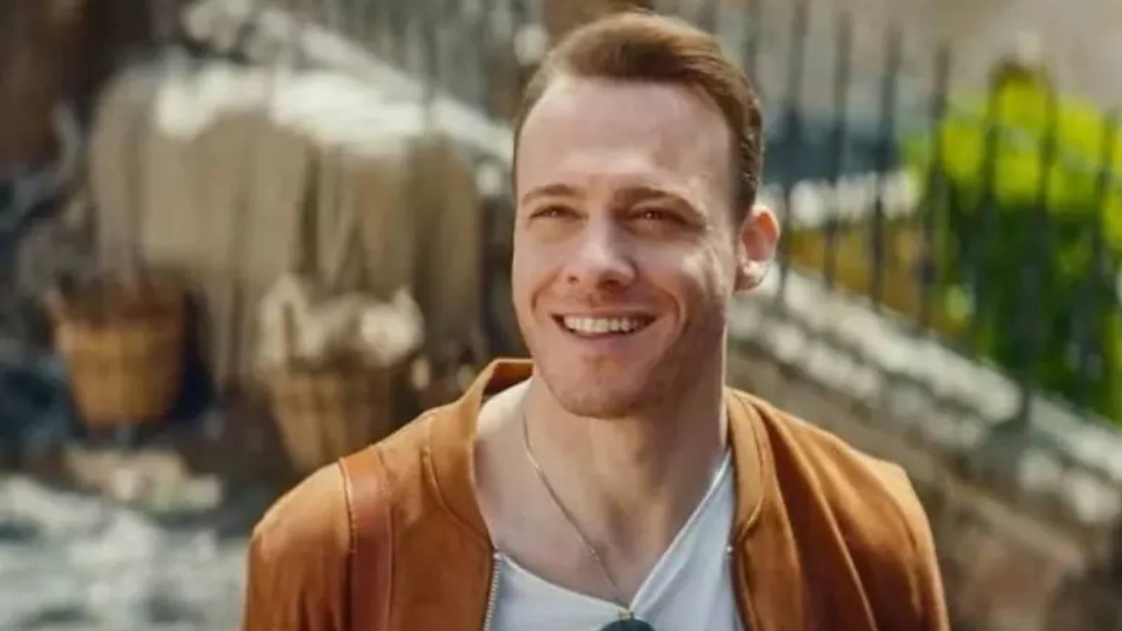 kerem bursin in oynadigi son of a rich filminin kadrosuna bir unlu isim daha katildi