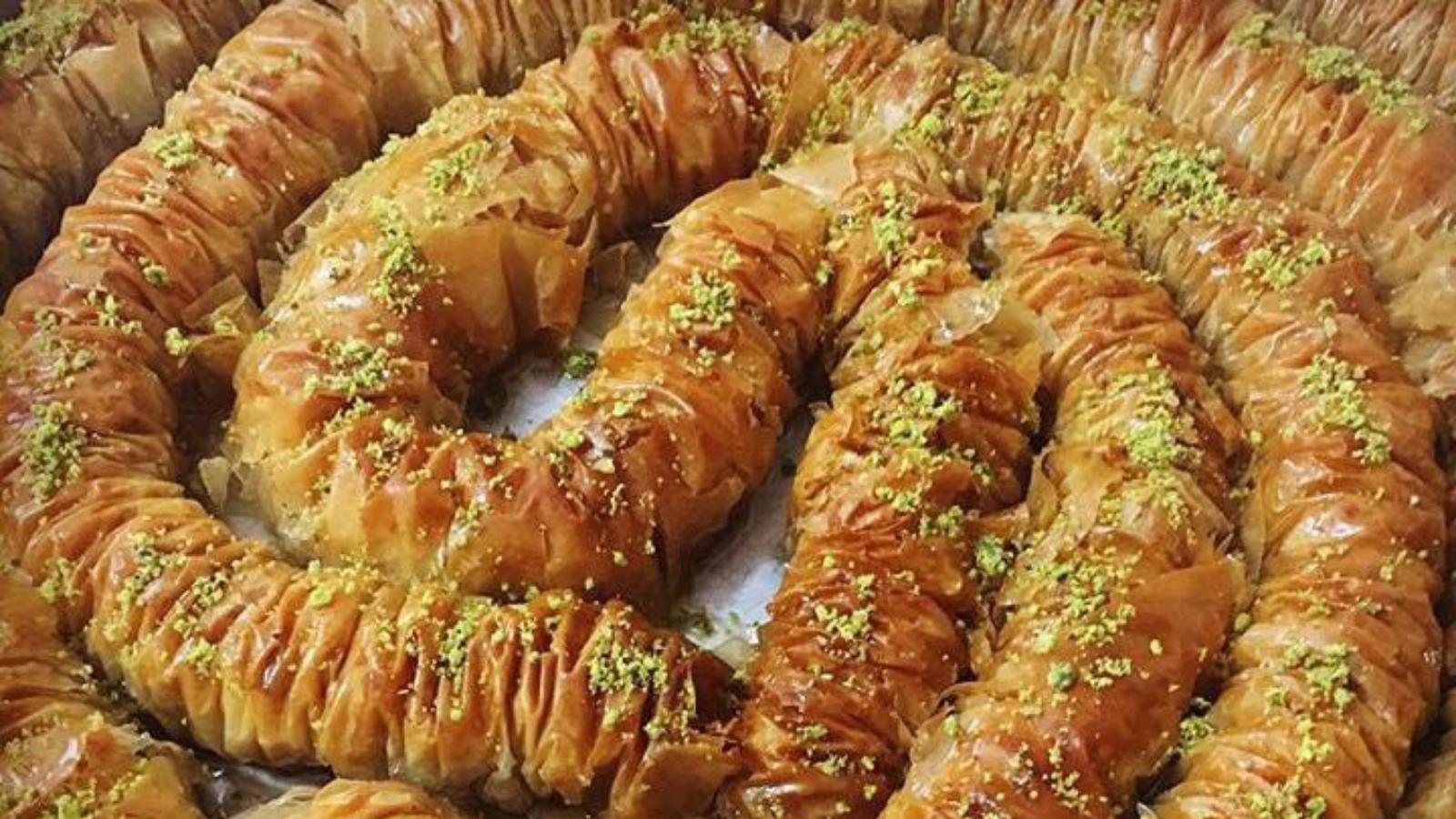 kolayca hazirla misafirlerini sasirt 30 dakikada burma baklava tarifi