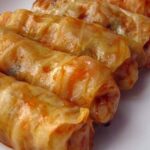 lahana sarmasinin yanina ne gider mercimek corbasi yogurt borek