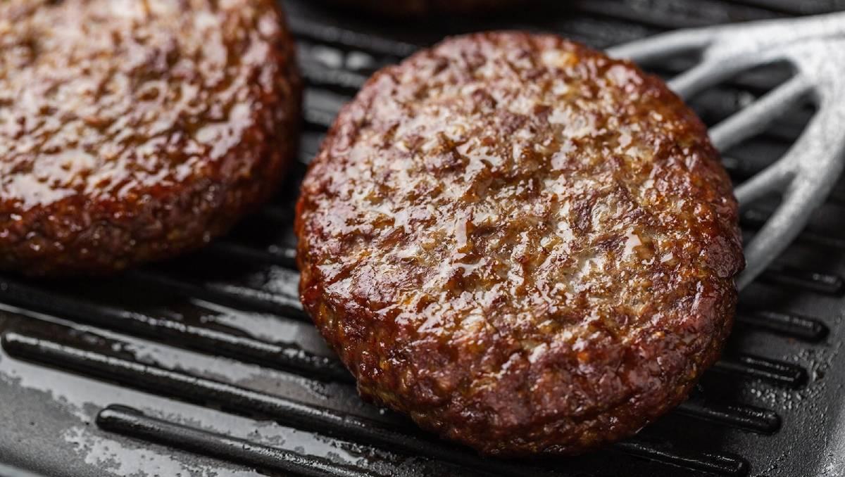 lezzeti unlu fast food zincirlerine tas cikartiyor evde hamburger koftesi hazirlamanin puf noktalari