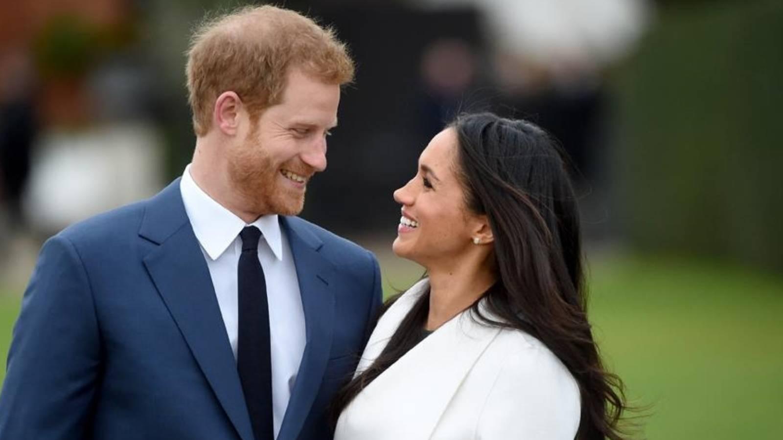 meghan markle dort yillik aranin ardindan sosyal medyaya geri dondu