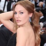 meryem uzerli cannes film festivalinde firtina gibi esti siyah elbisesiyle goz kamastirdi