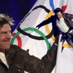 paris olimpiyatlari nda sov yapti tom cruise stadyumun tepesinden atladi