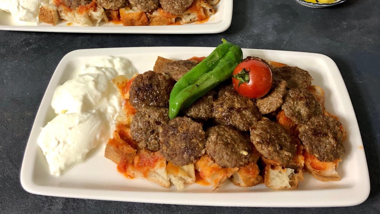 pideli kofte tarifi nasil yapilir ramazanin vazgecilmezi pideli koftenin puf noktalari