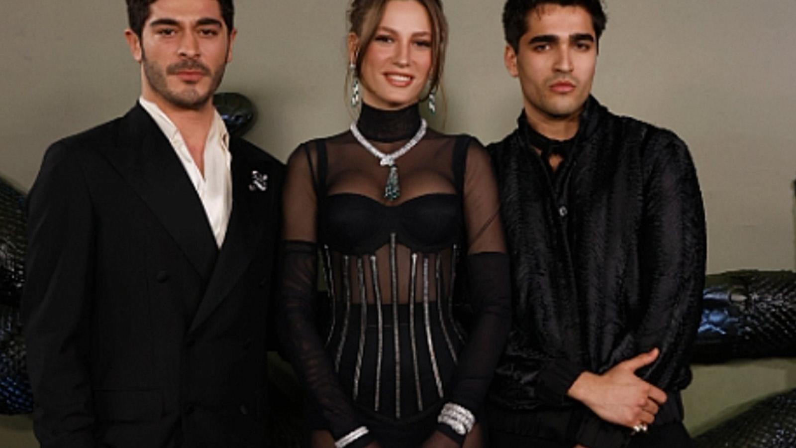 sahmeran dizisinden yeni kare geldi burak deniz ve serenay sarikaya eglenceli halleriyle dikkat cekti