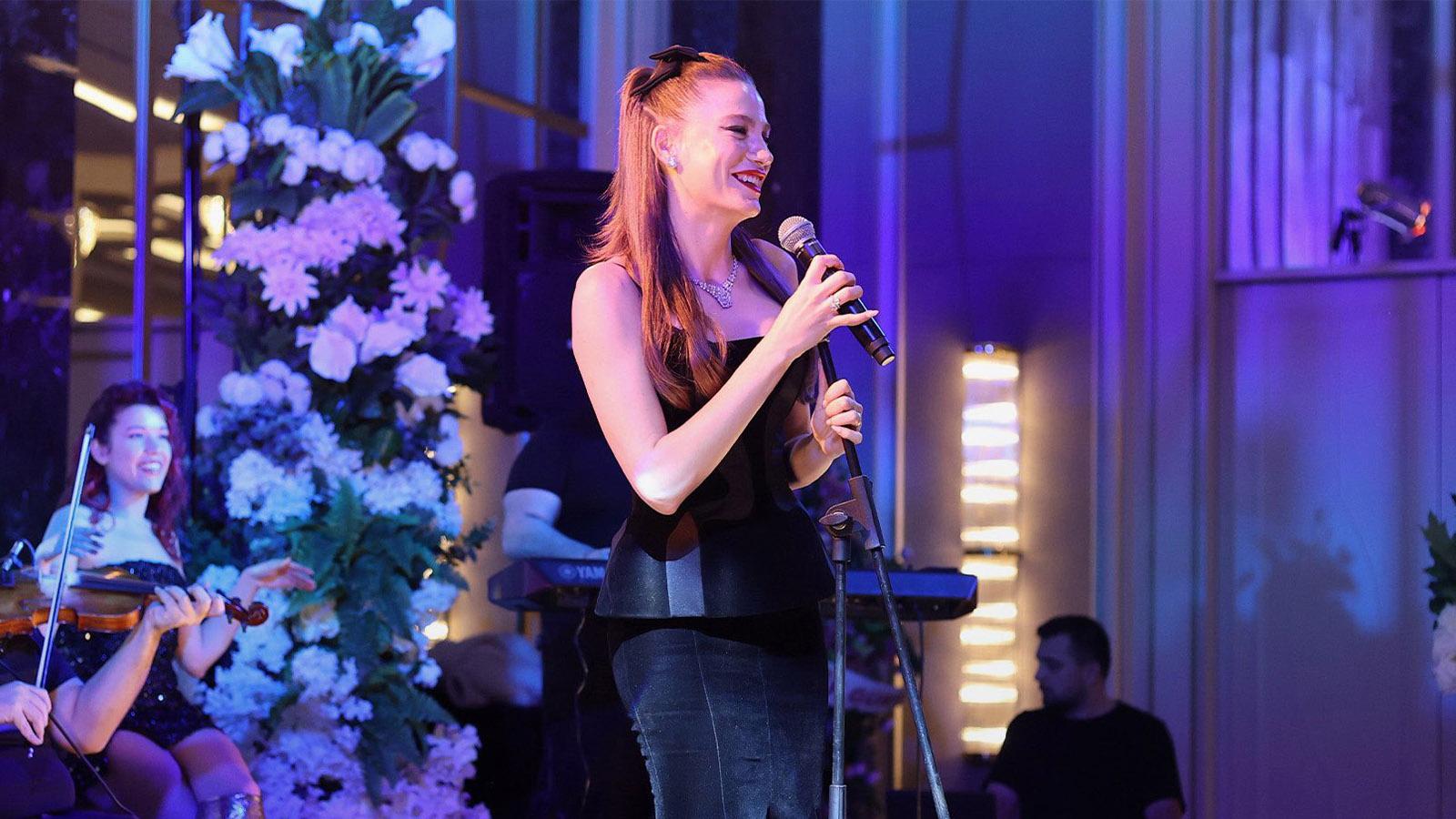 serenay sarikaya dan hayranlarini sevindirecek haber 12 sarkilik album geliyor