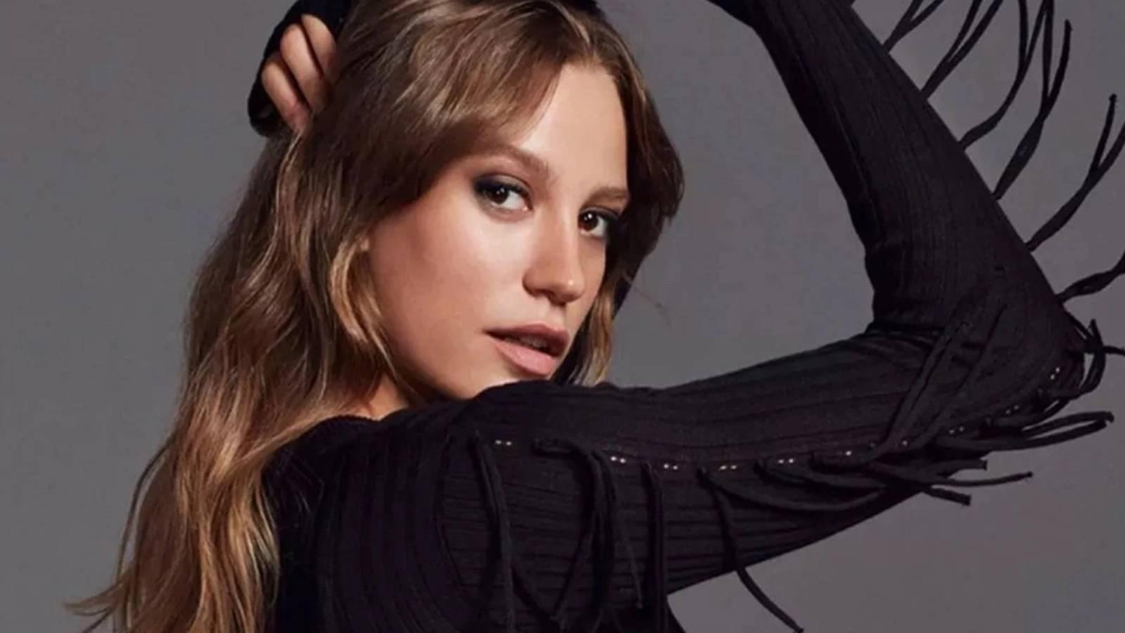 serenay sarikaya dan meydan okuyan pozlar dogal haline begeni yagdi