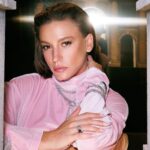 serenay sarikaya iki odul aldi sevinc cigliklari guldurdu