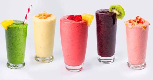 smoothie nedir zayiflatan muzlu cilekli smoothie tarifleri