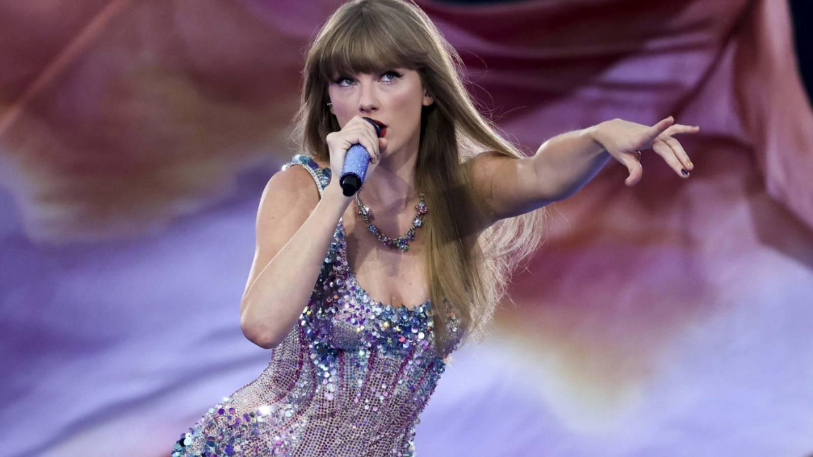 taylor swift ten duygusal mesaj southport taki bicaklanma olayina duyarsiz kalmadi