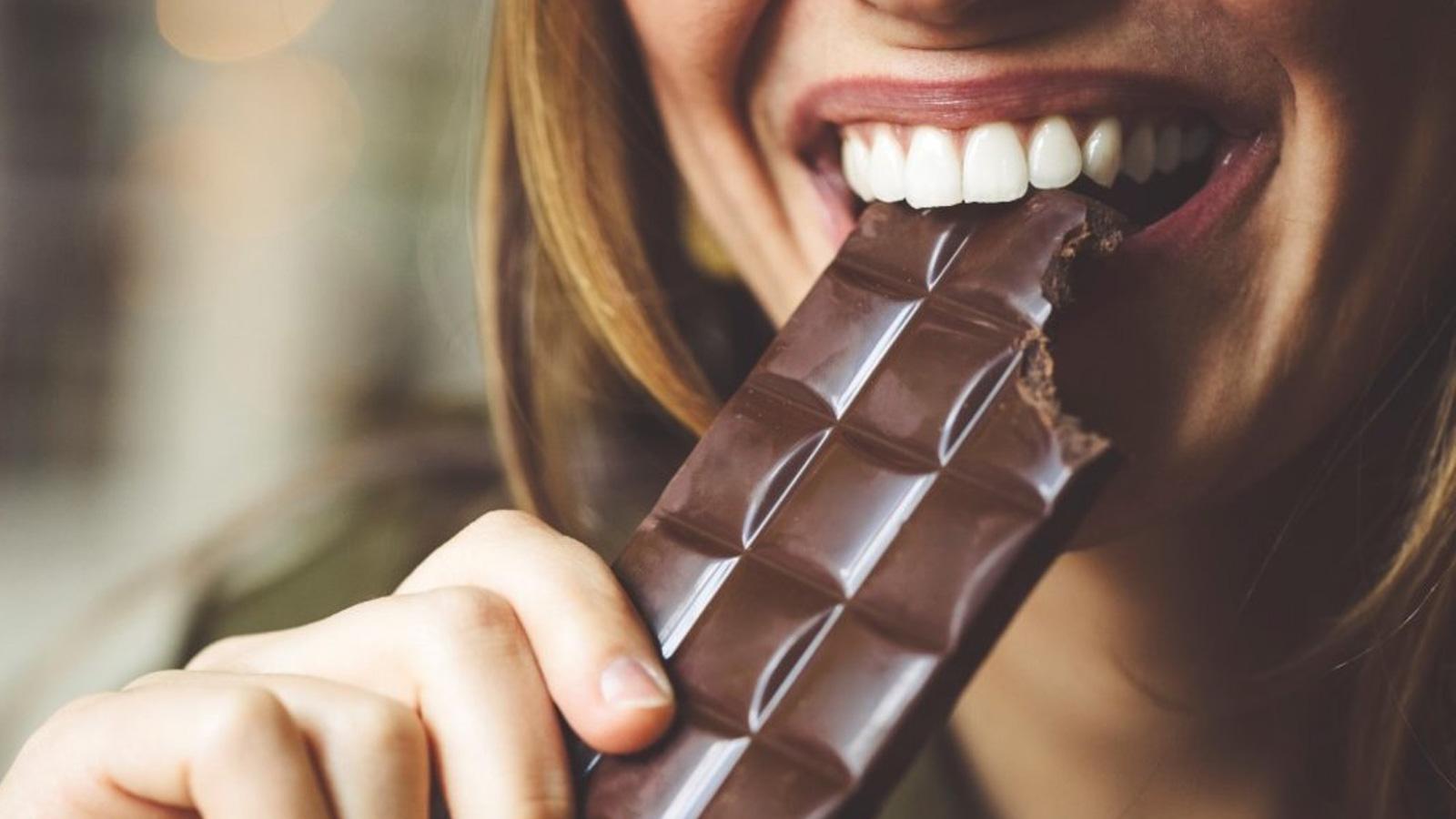 toblerone cikolatalarda plastik alarmi turkiye deki urunlerini geri cagirdi