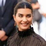 tuba buyukustun un eski esi de oyuncu cikti yasi memleketi ve boyu arastiriliyor