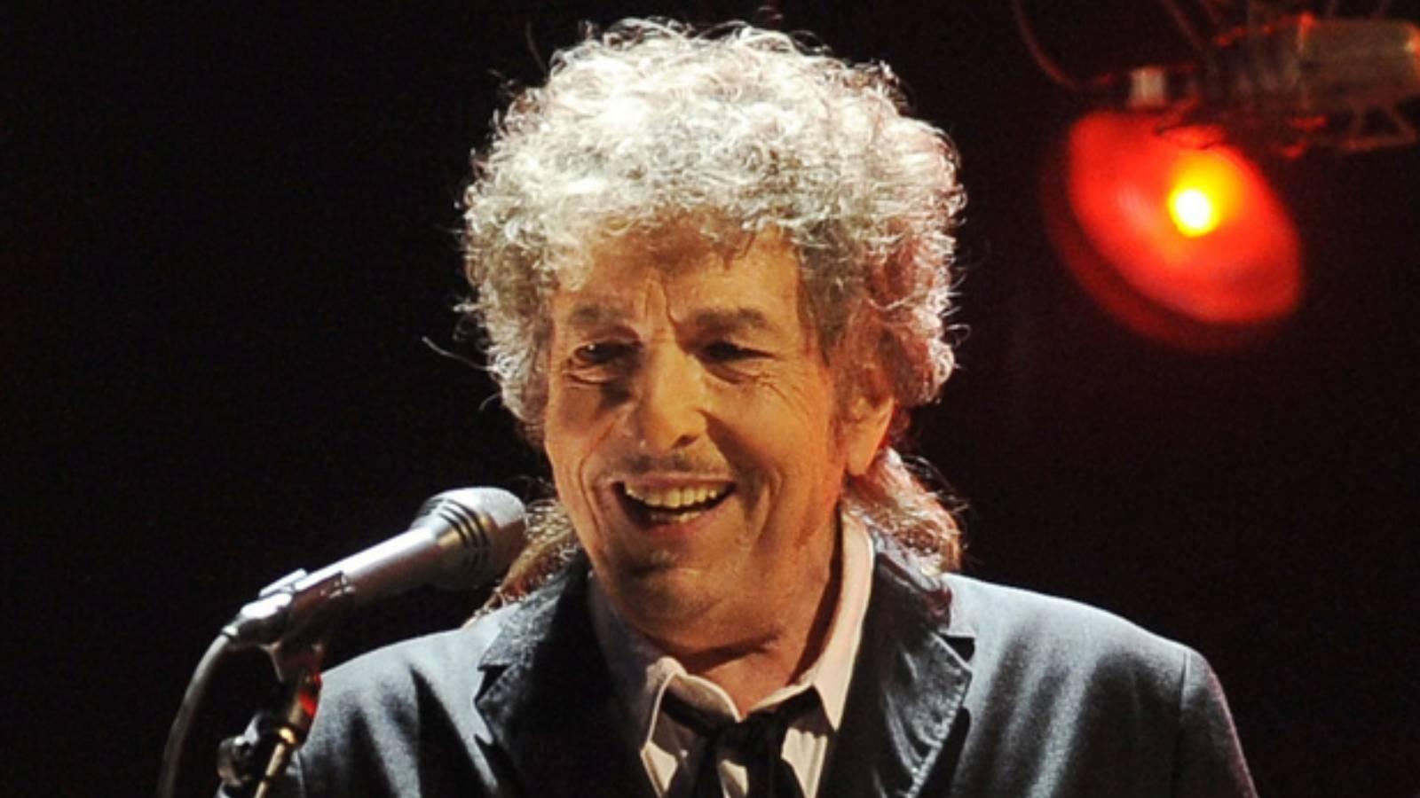 unlu sanatci bob dylan dan hayranlarinin tepkisini ceken yasak