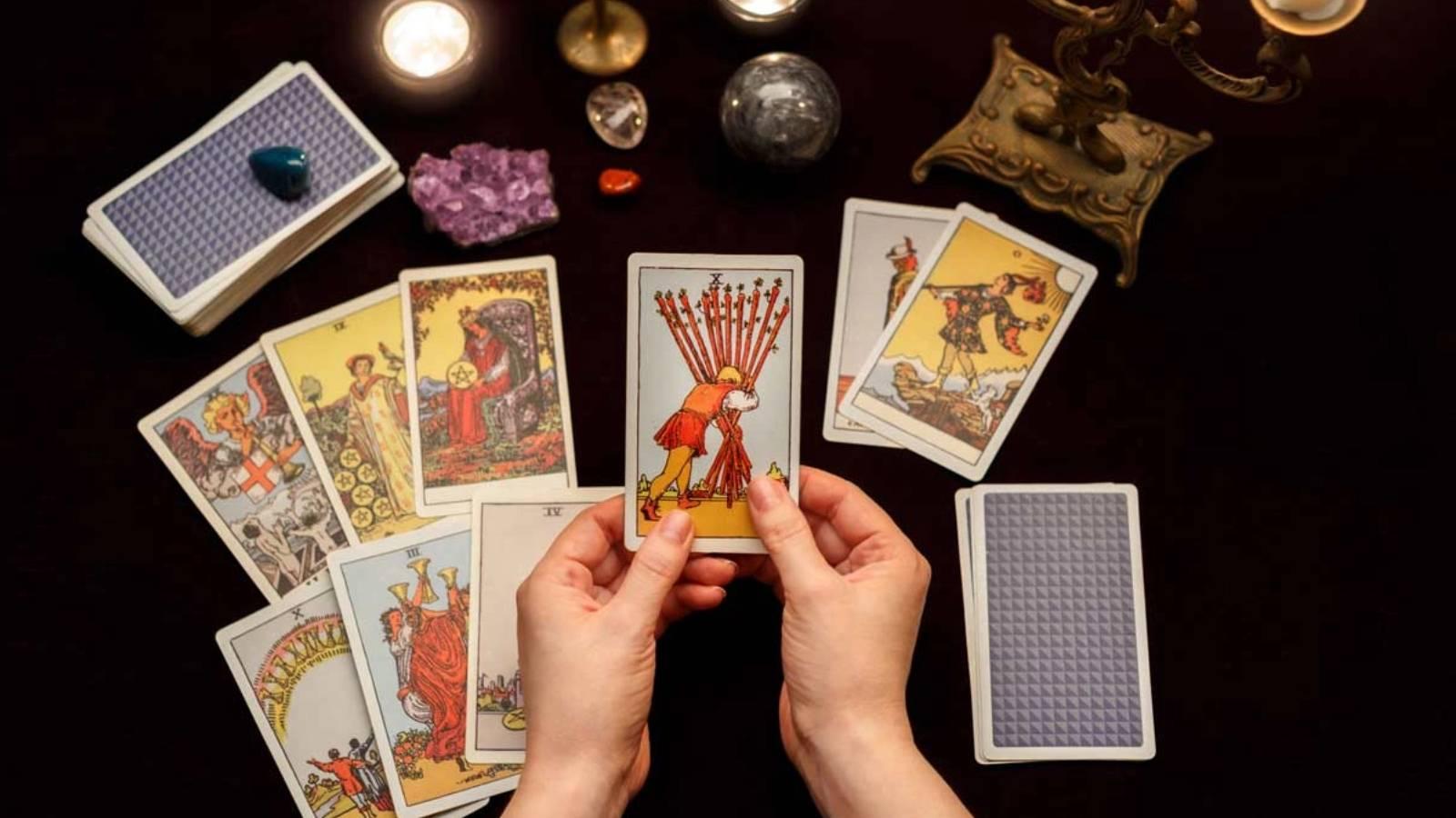 3 ekim 2024 tarot fali bugun bas rahibe seni uyariyor ic huzura ihtiyacin var