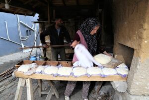 Aile ekonomisine elleriyle katkı sağlayan kadınlar! Bu ekmekler çok kıymetli