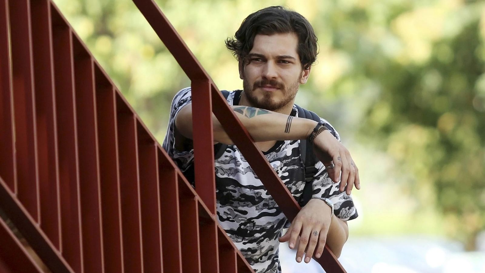 Ünlü oyuncu Çağatay Ulusoy kimdir? Çağatay Ulusoy’un aşk hayatı merak edildi