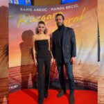 Baris Arduc ve Hande Ercel Ruzgara Birak filminin Berlin galasi sonrasi havalimaninda goruntulendi 1536x864 1