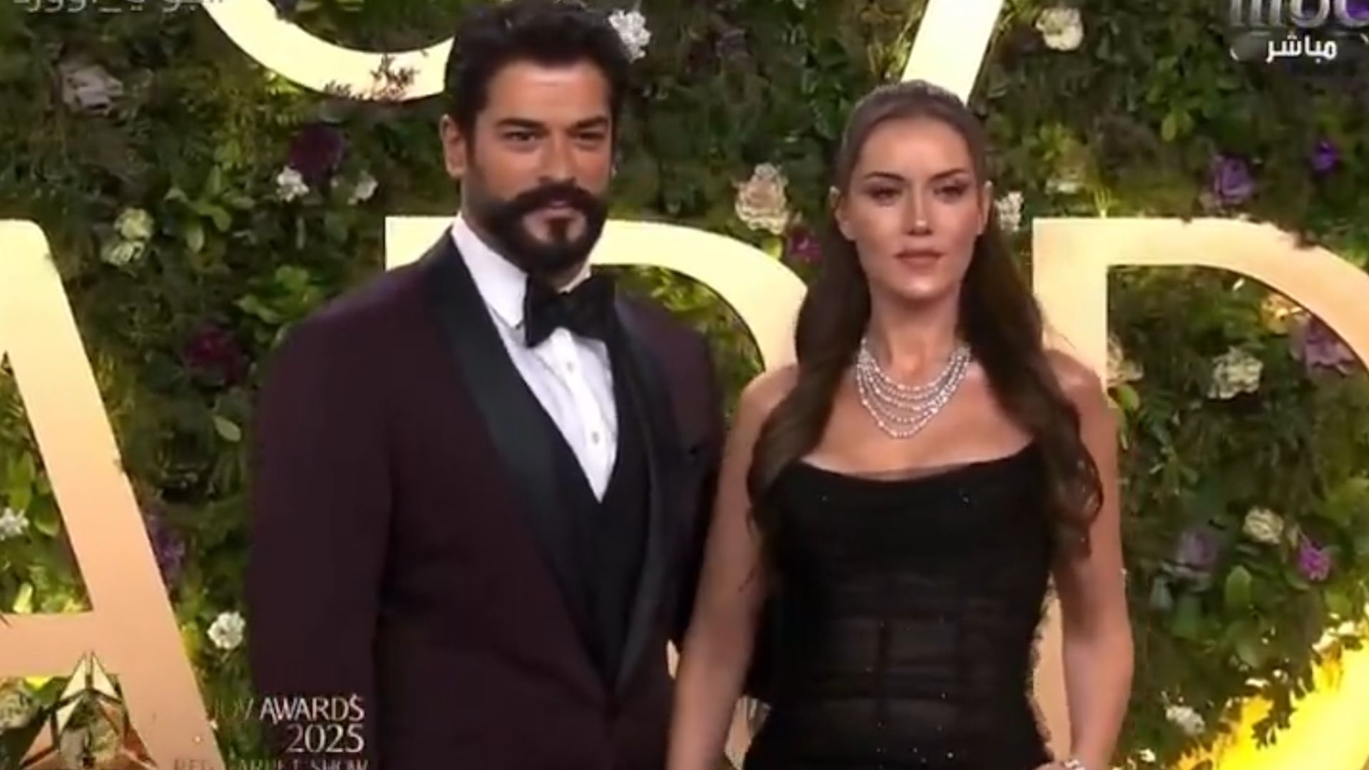 Fahriye Evcen ve Burak Ozcivit Jow Awads odul gecesine katildi