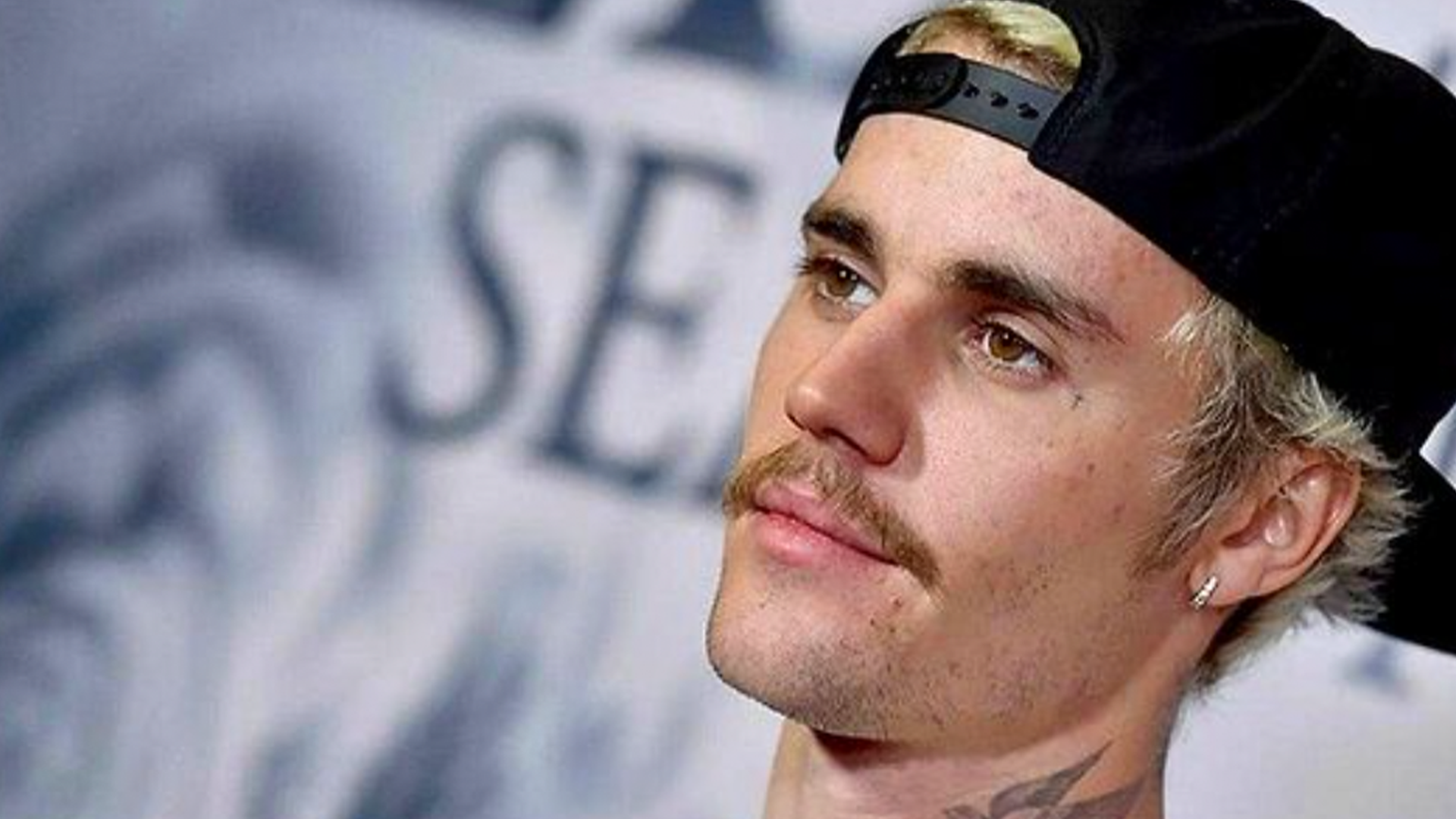 Justin Bieber dusuk bel pantolon tarziyla yine dile dustu Sosyal medyada dalga konusu oldu