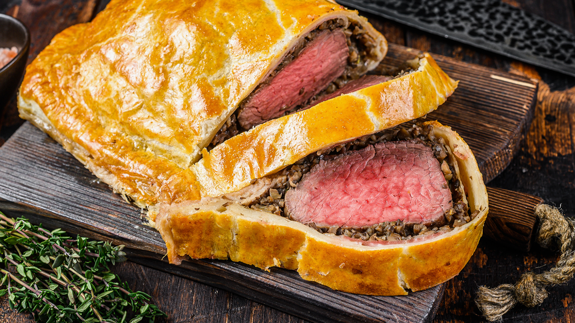 MasterChef Beef Wellington tarifi Yemelere doyulmayan lezzet Ingiliz mutfaginin gozdesi