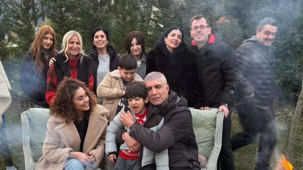 Özcan Deniz’den aile saadeti pozu! 