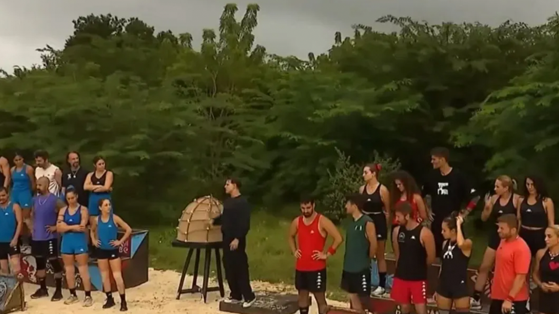 Survivor 17 Subat 2025 dokunulmazlik oyununu kim kazandi Eleme adayi kim oldu