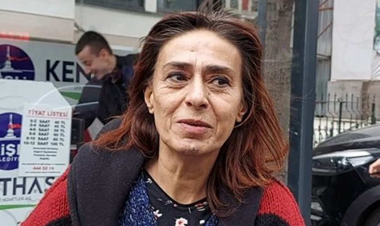 Yildiz Tilbe isiltili elbisesiyle goz kamastirdi Sosyal medyadan begeni yagdi