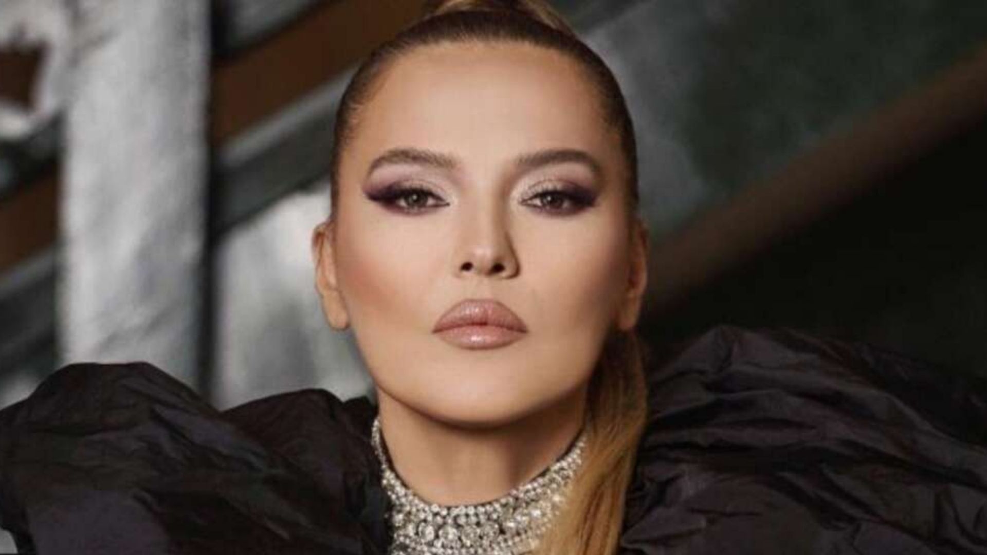 demet akalın