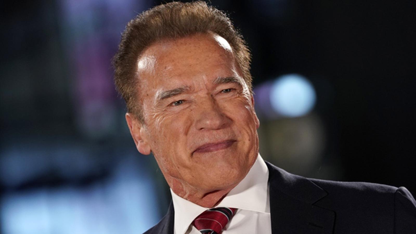 eski vali arnold schwarzenegger demokrat aday kamala harris e destek olacak