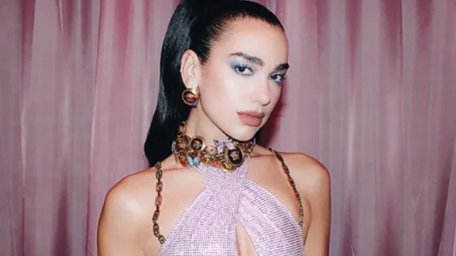 her zaman gozler onun uzerinde dua lipa diyeti ve yanindan ayirmadigi besini formunu bu sayede koruyor