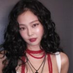 k pop yildizi jennie nin favori manikur trendi aura tirnaklar