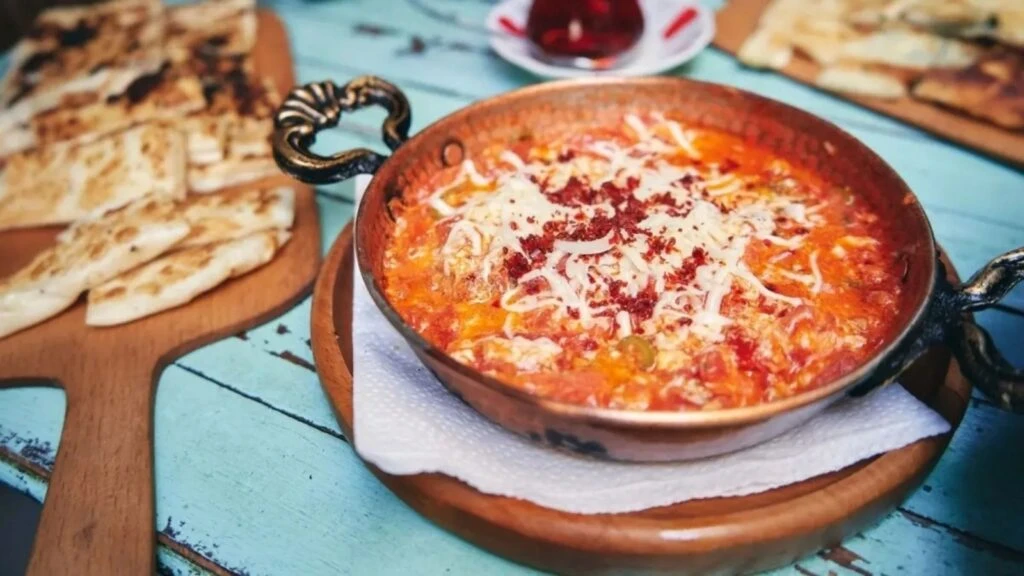 kaşarlı menemen