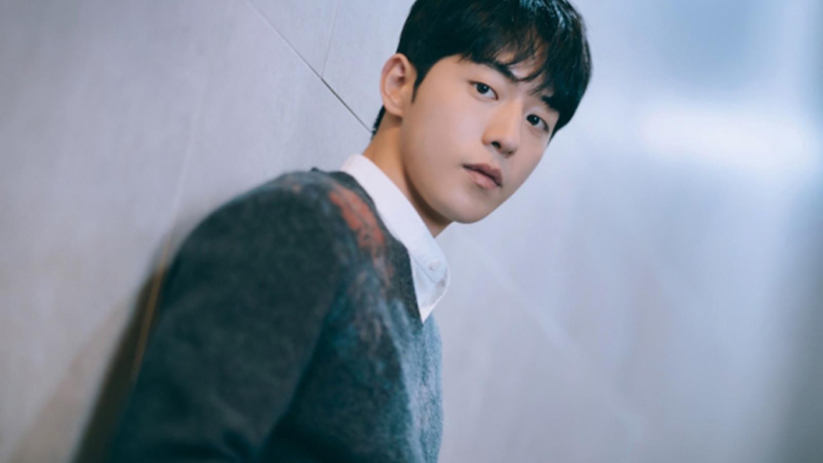 nam joo hyuk terhis oldu ciceklerle karsilandi