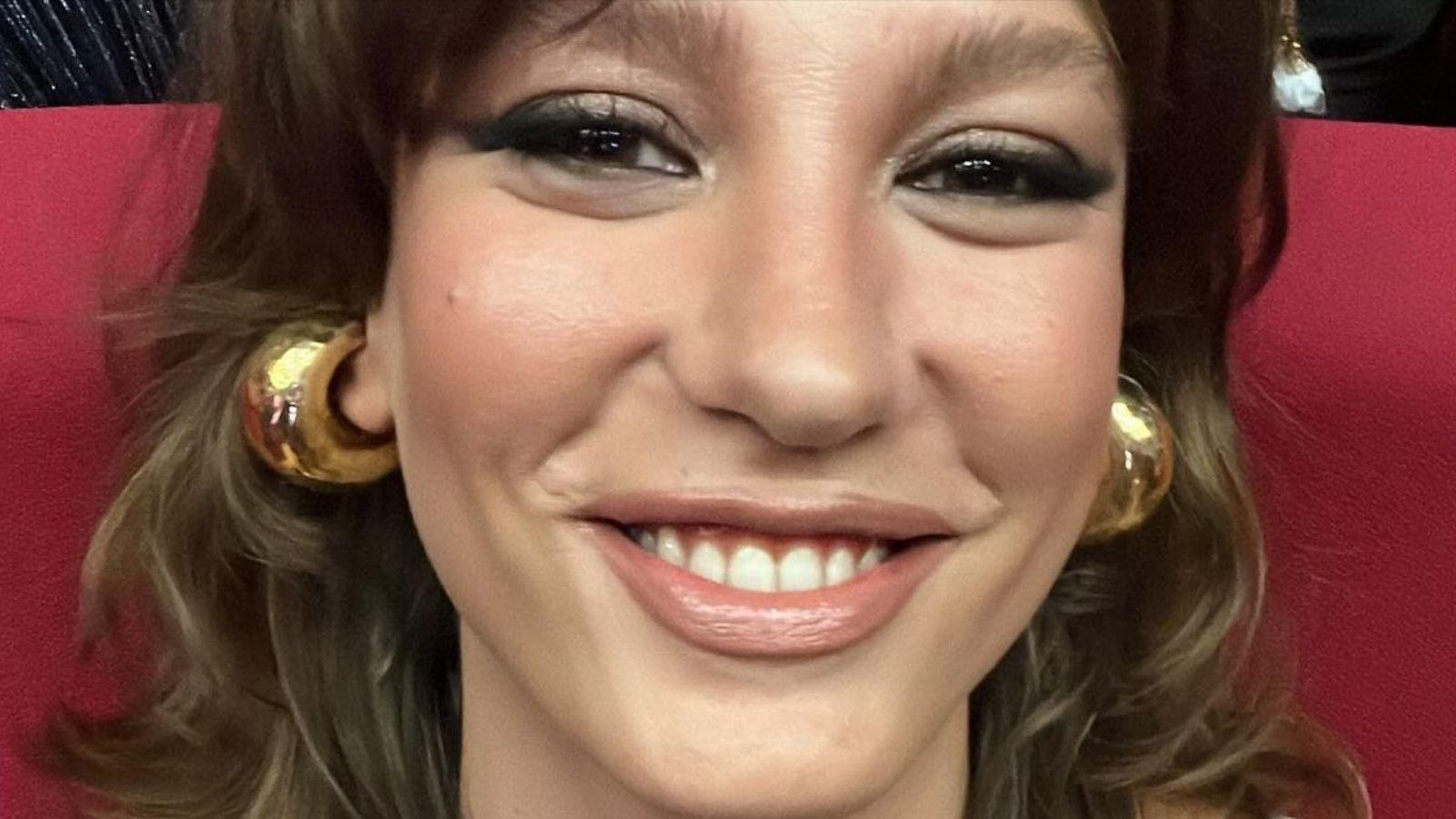 serenay sarikaya ile hande ercel pisti oldu serenay sarikayanin yeni tarzi sasirtti